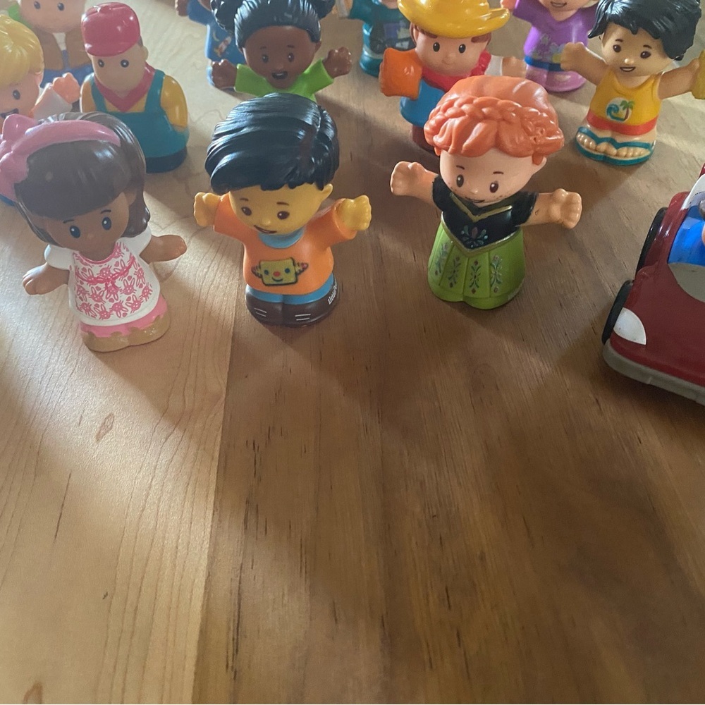 Fisher-Price Little People 17 Piece Assorted Figures Character Kids Toy Play Set - Picture 3 of 12